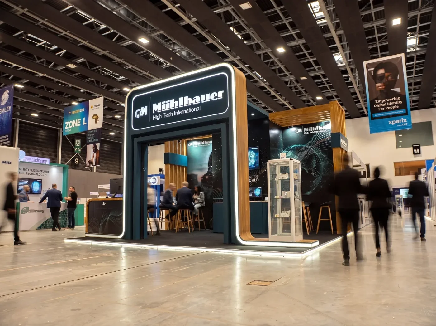 Showcase Column - Plexiglas — ID4AFRICA 2026